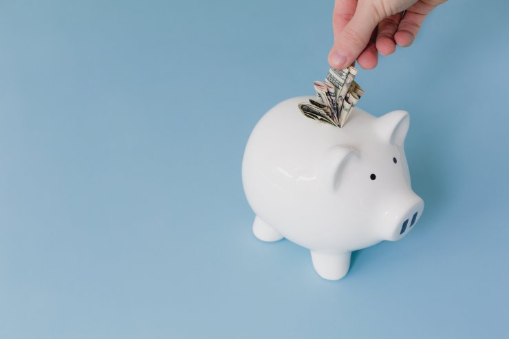 saving-money-piggy-bank_4460x4460